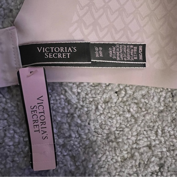 VS Push-Up Bra - Picture 4 of 4